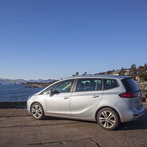 Large Hire Car